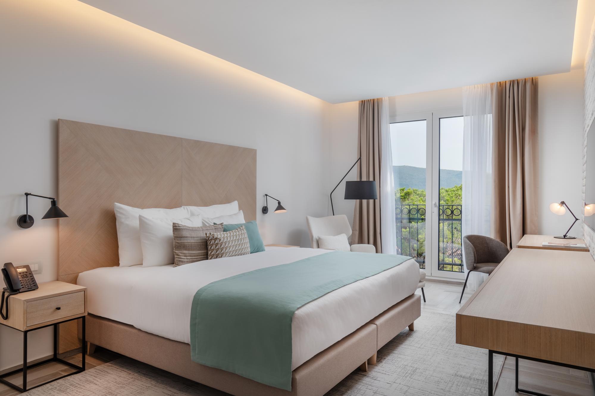 boetiekhotel lazure marina montenegro