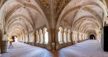 16 cloister corridor
