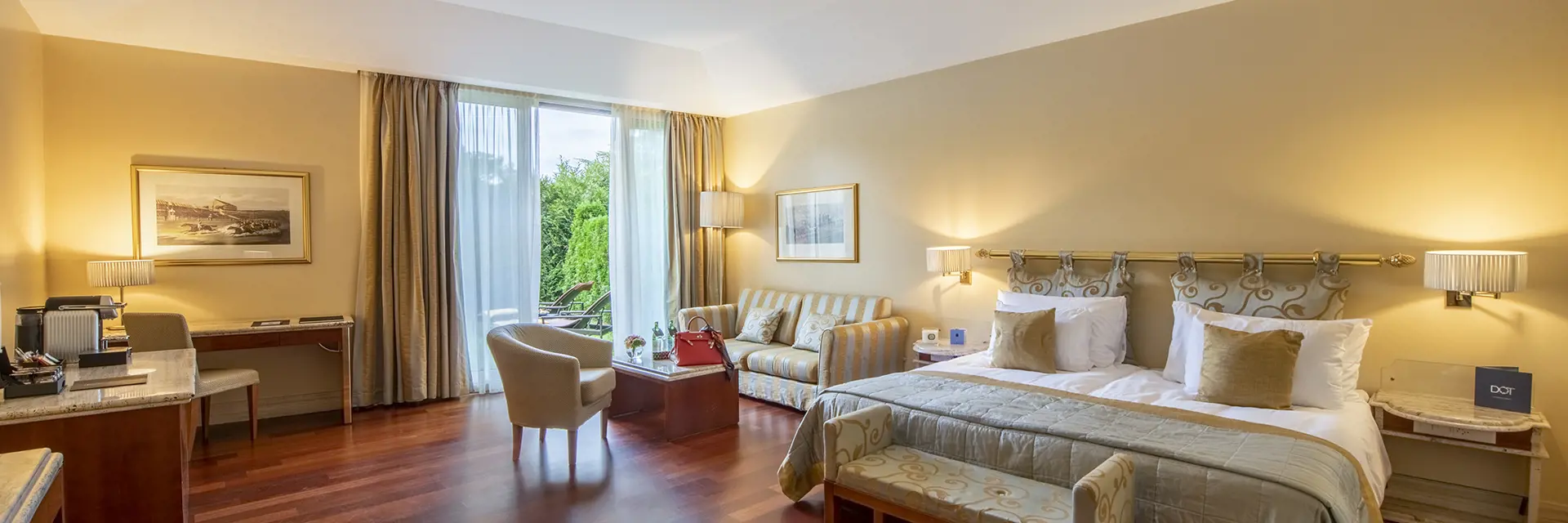 8 deluxe junior suite