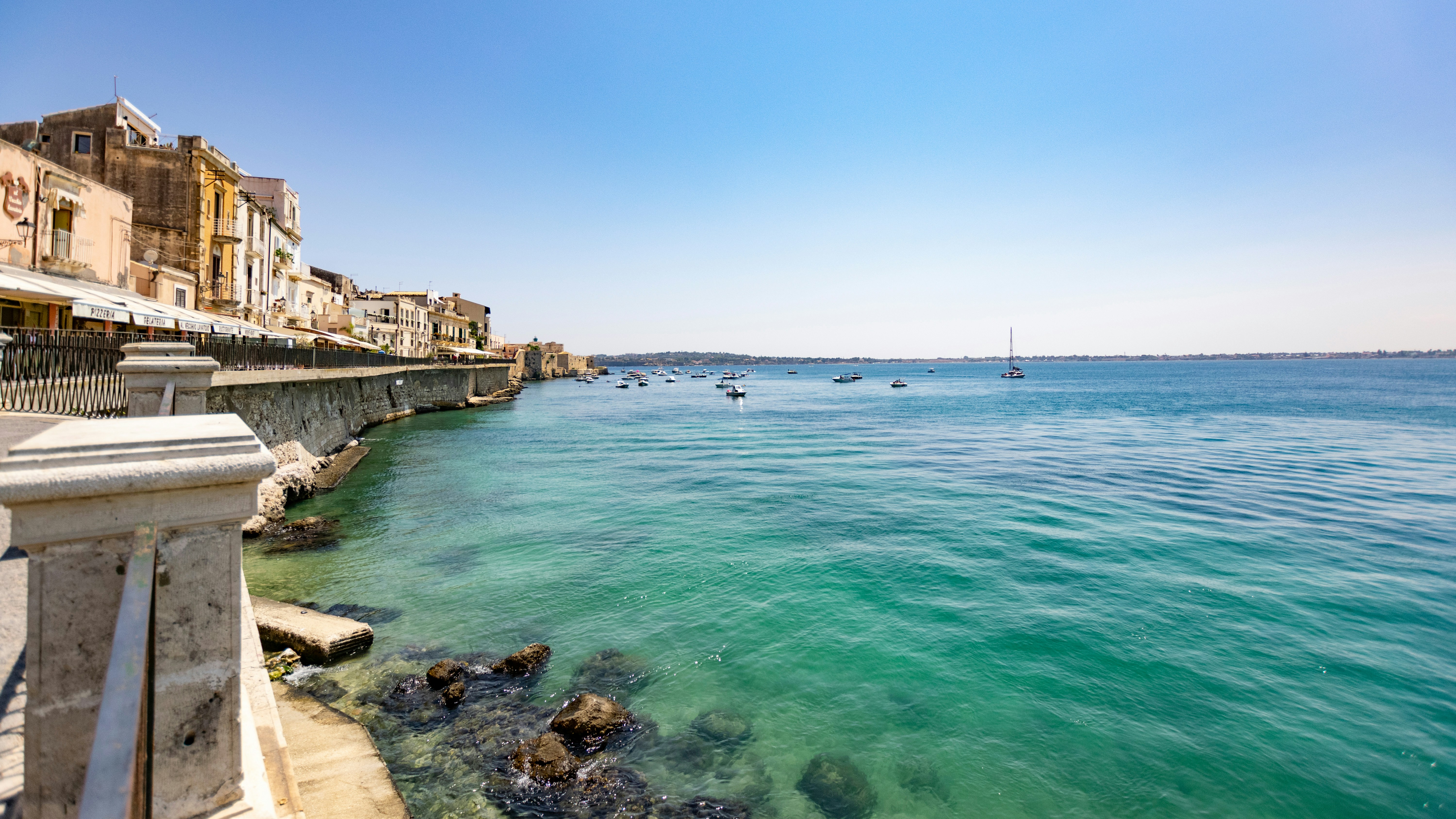 largo aretusa syracuse italy