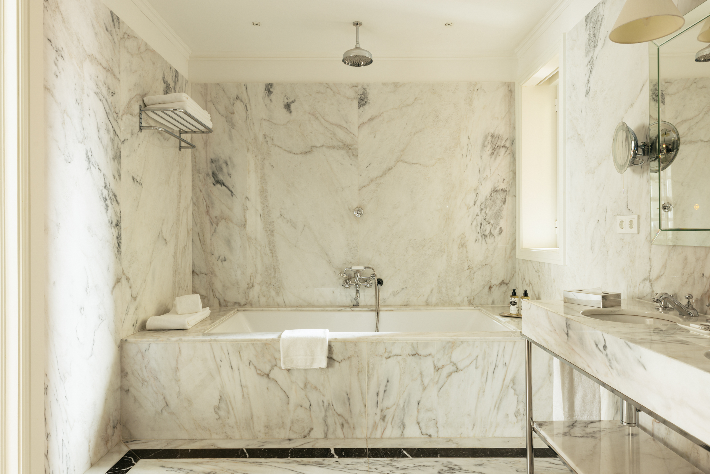 royal suite 6