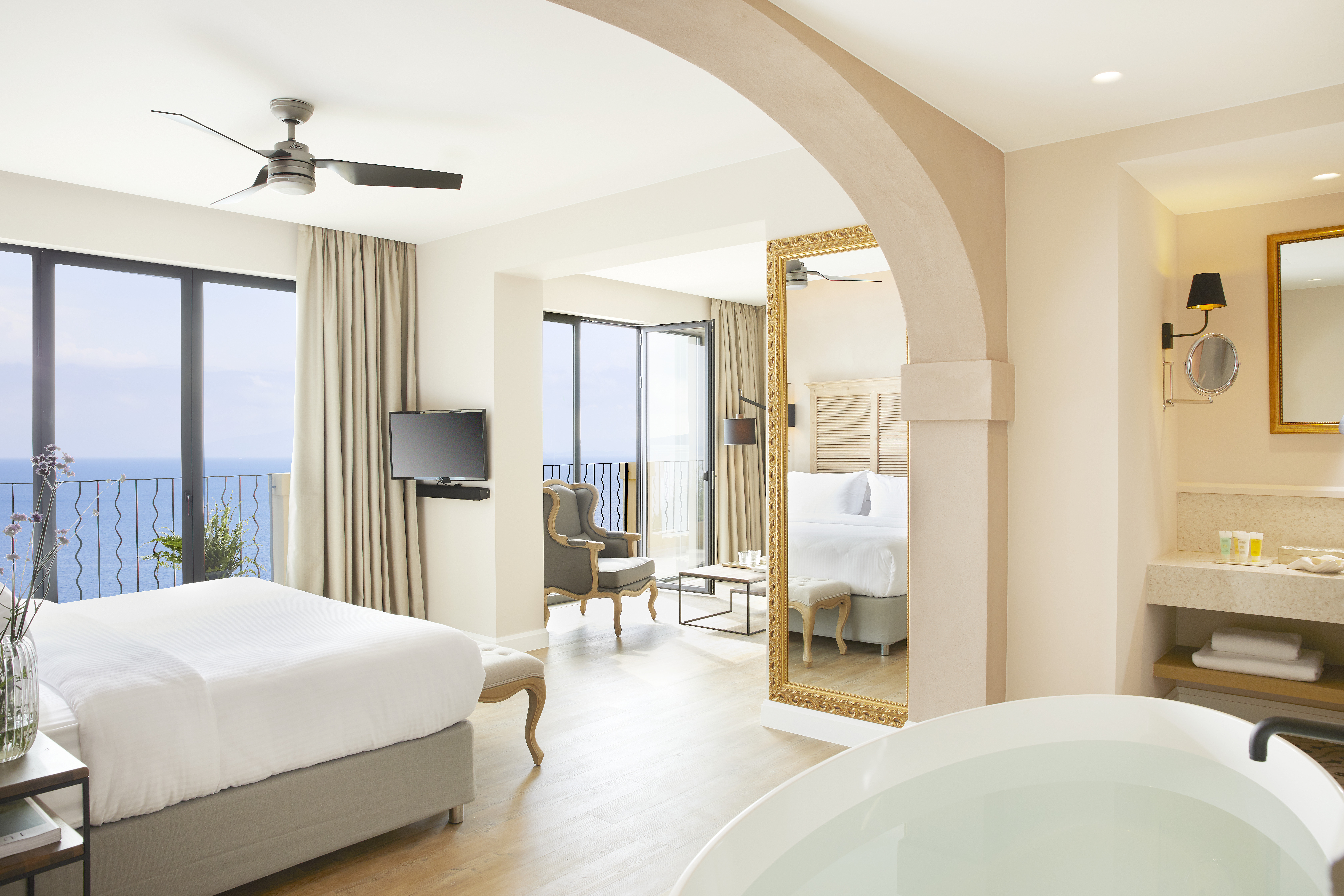11 nido deluxe suite whirlpool
