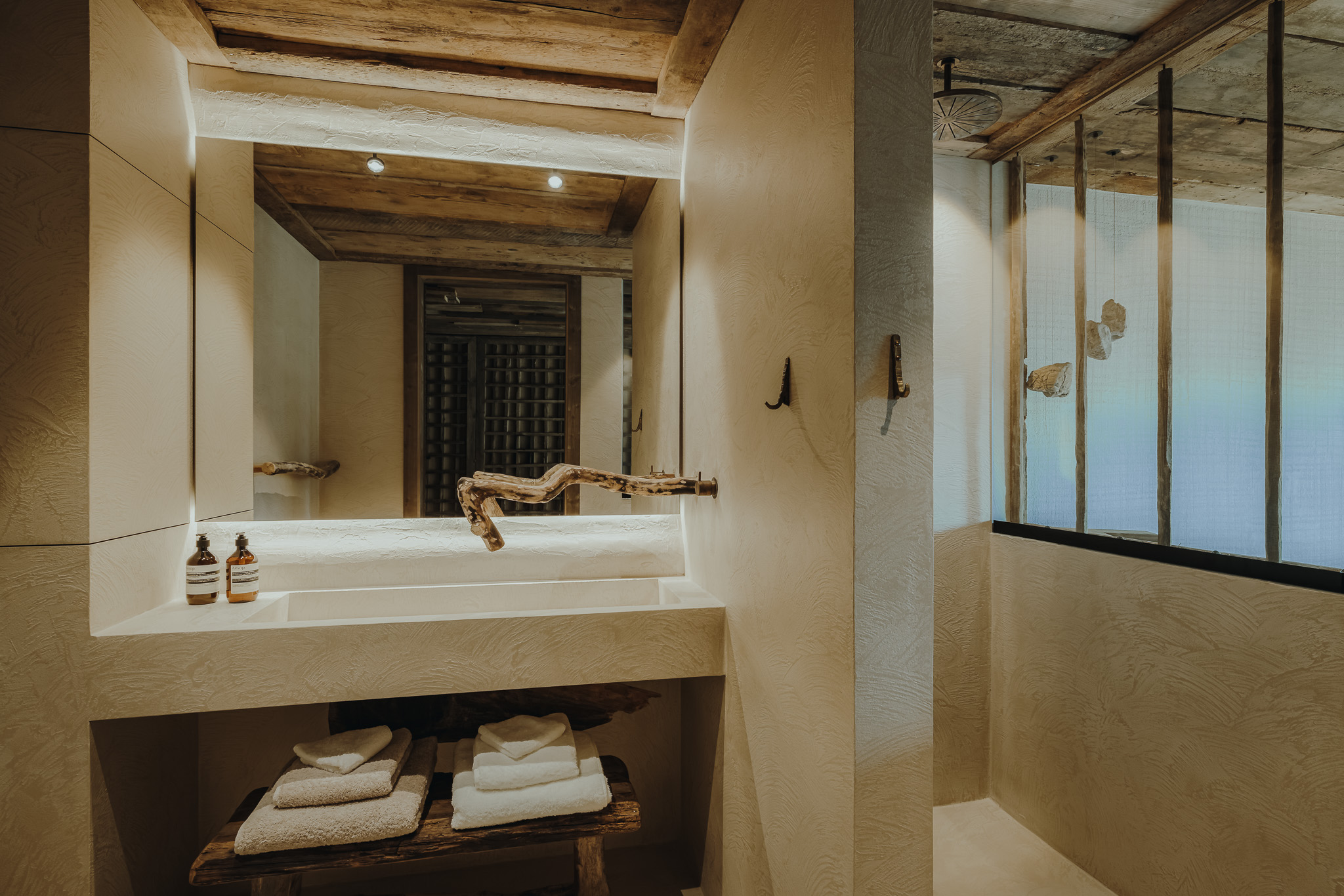 alexmoling eriro rooms 12