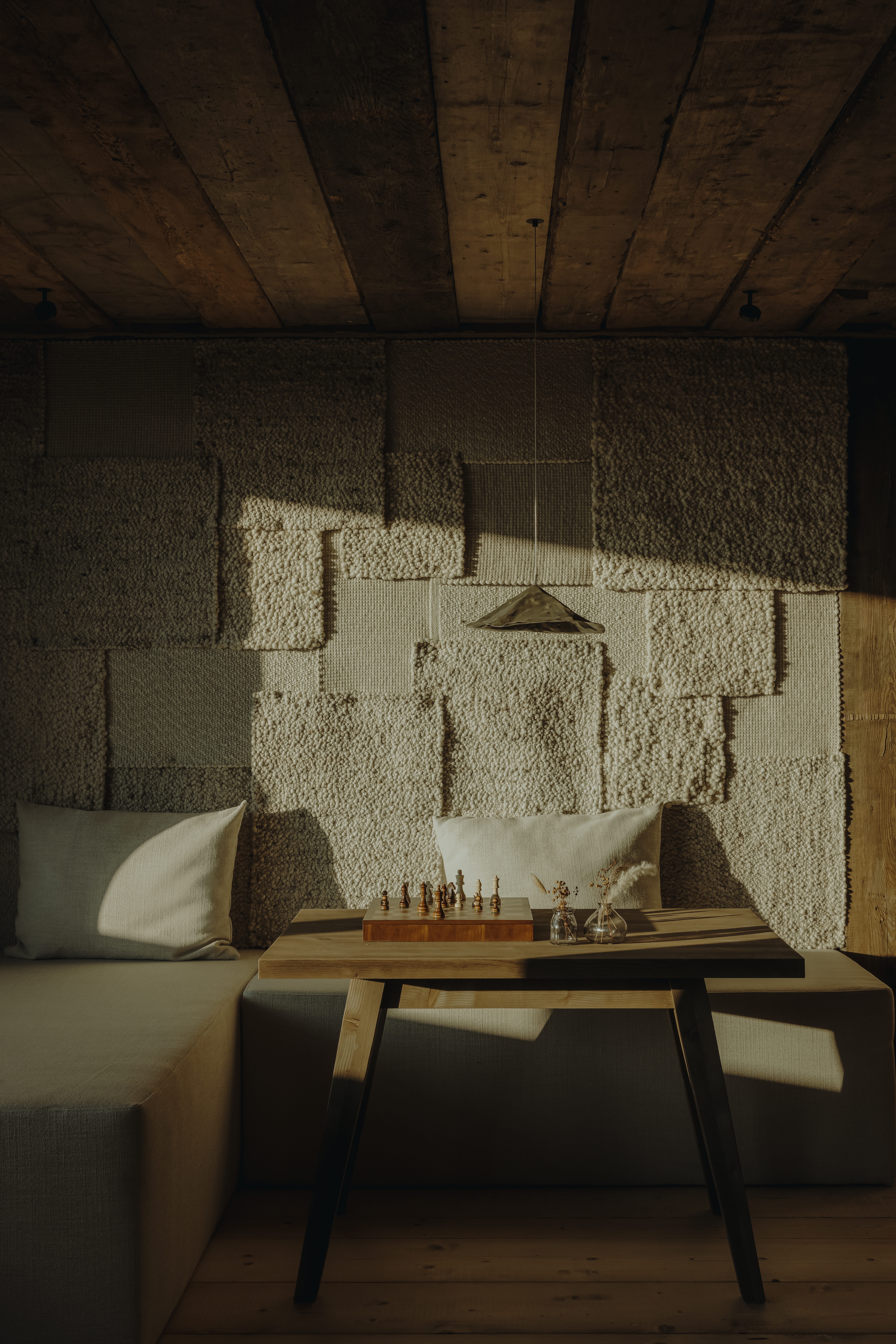 alexmoling eriro rooms 22