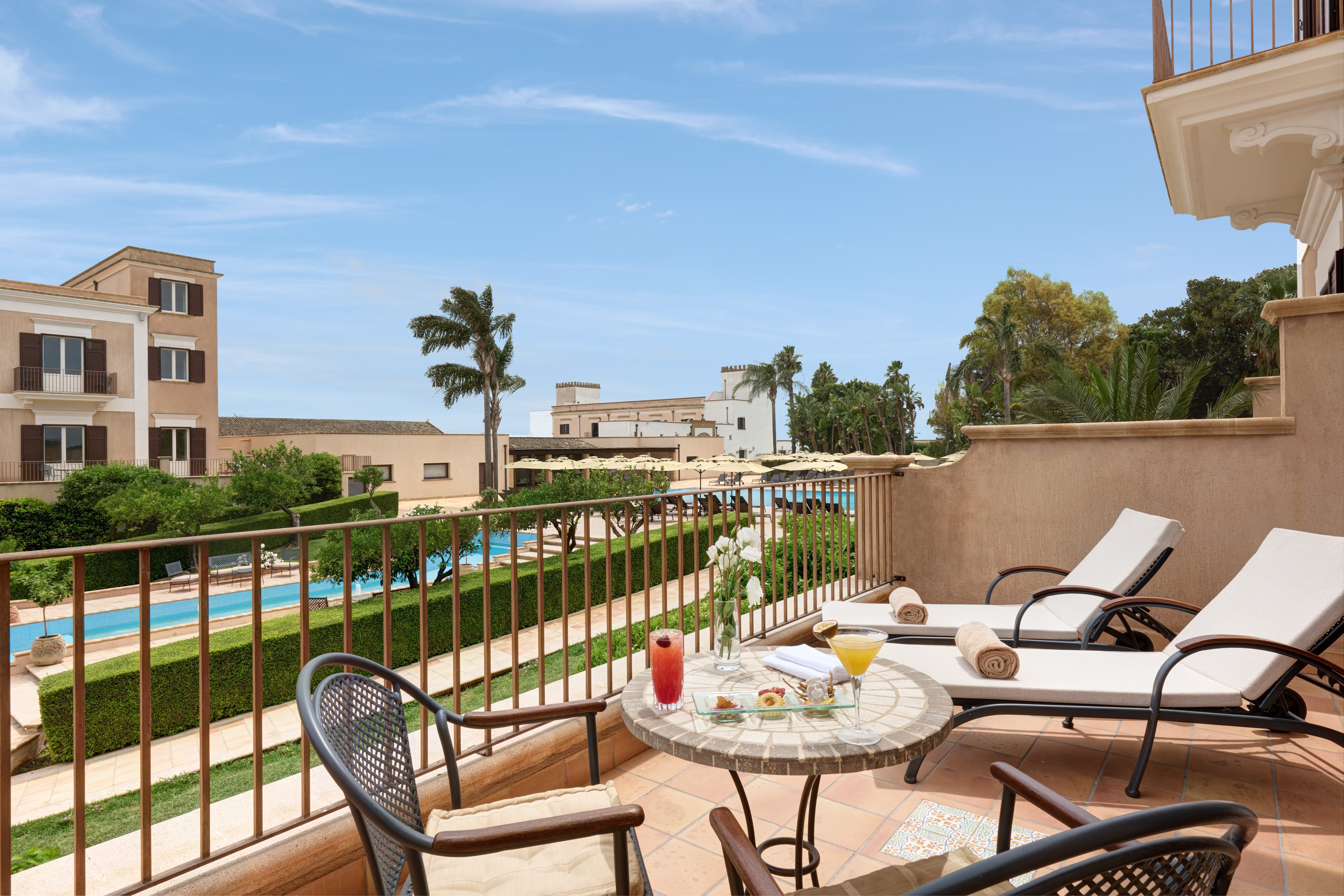 4 superior junior suite pool view terrace