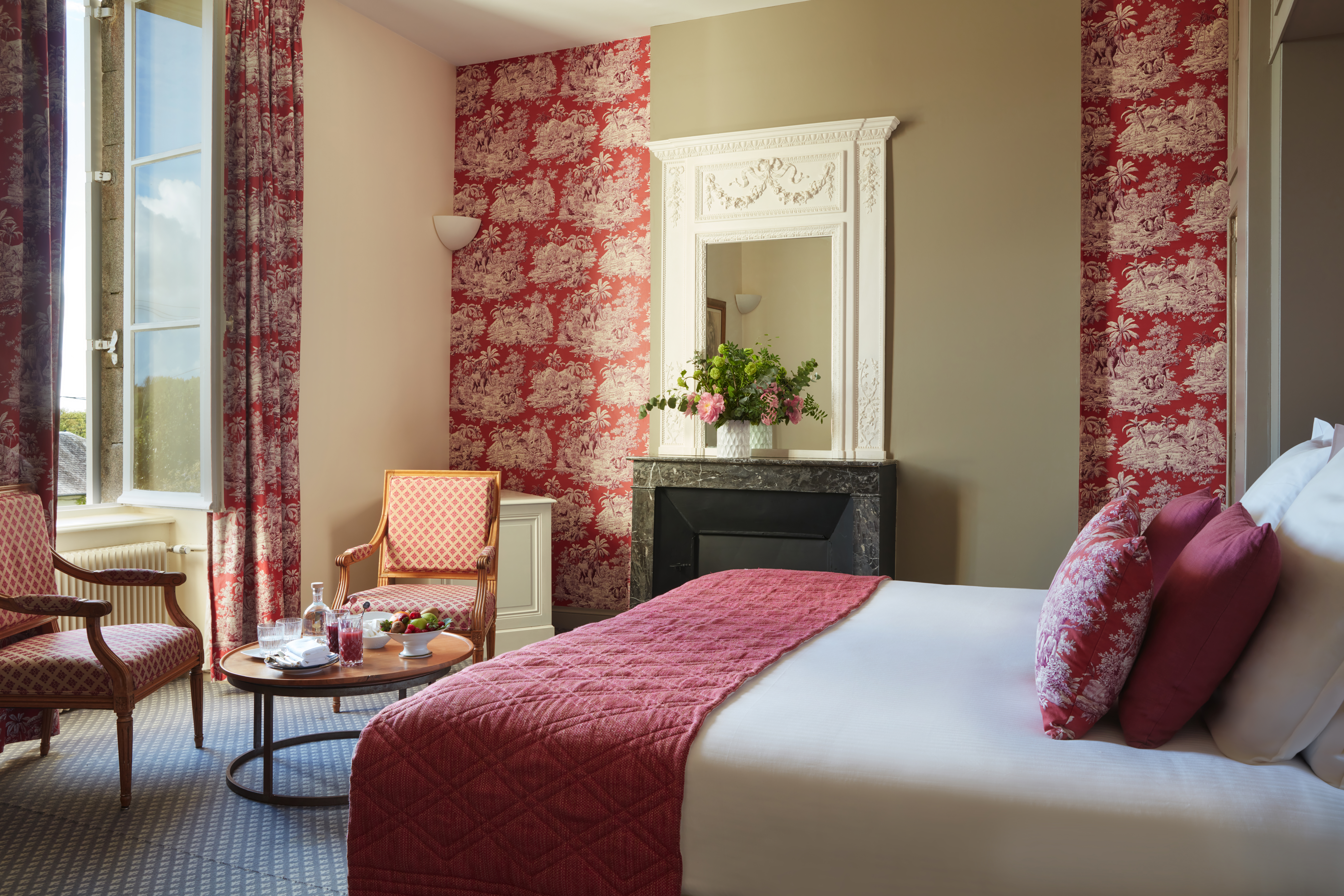 25 luxury room angle