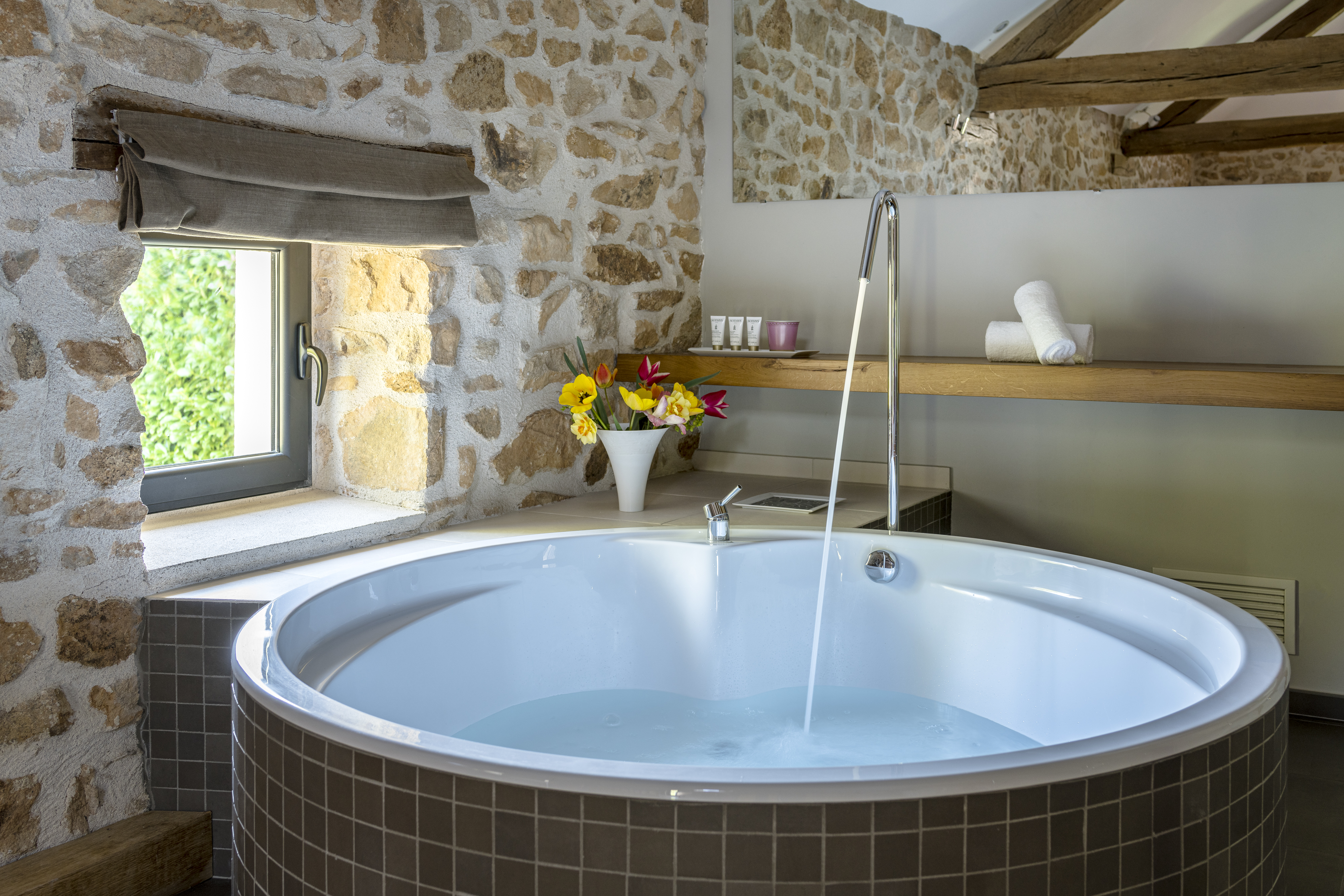 27 bath detail