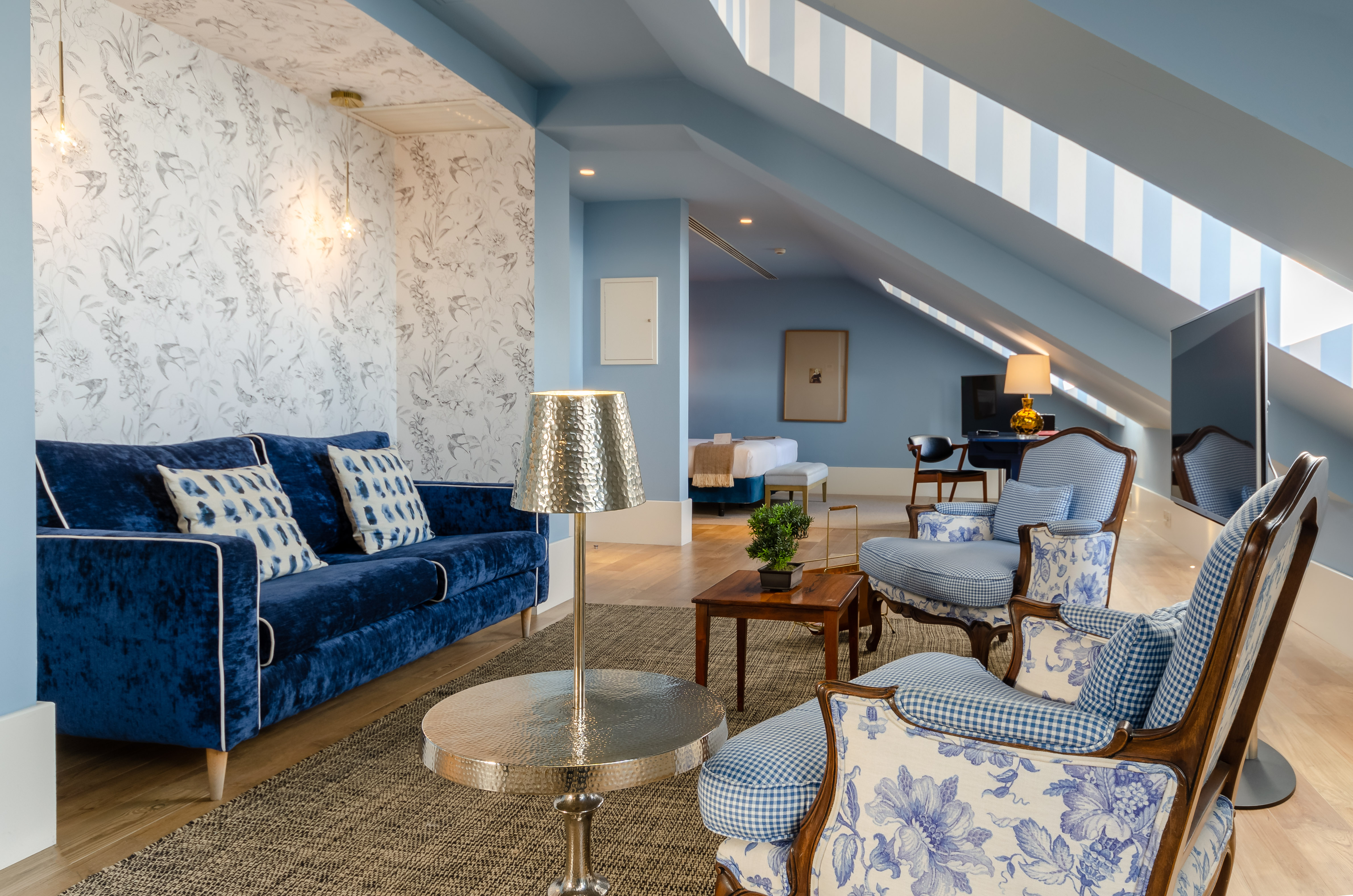 suite 7