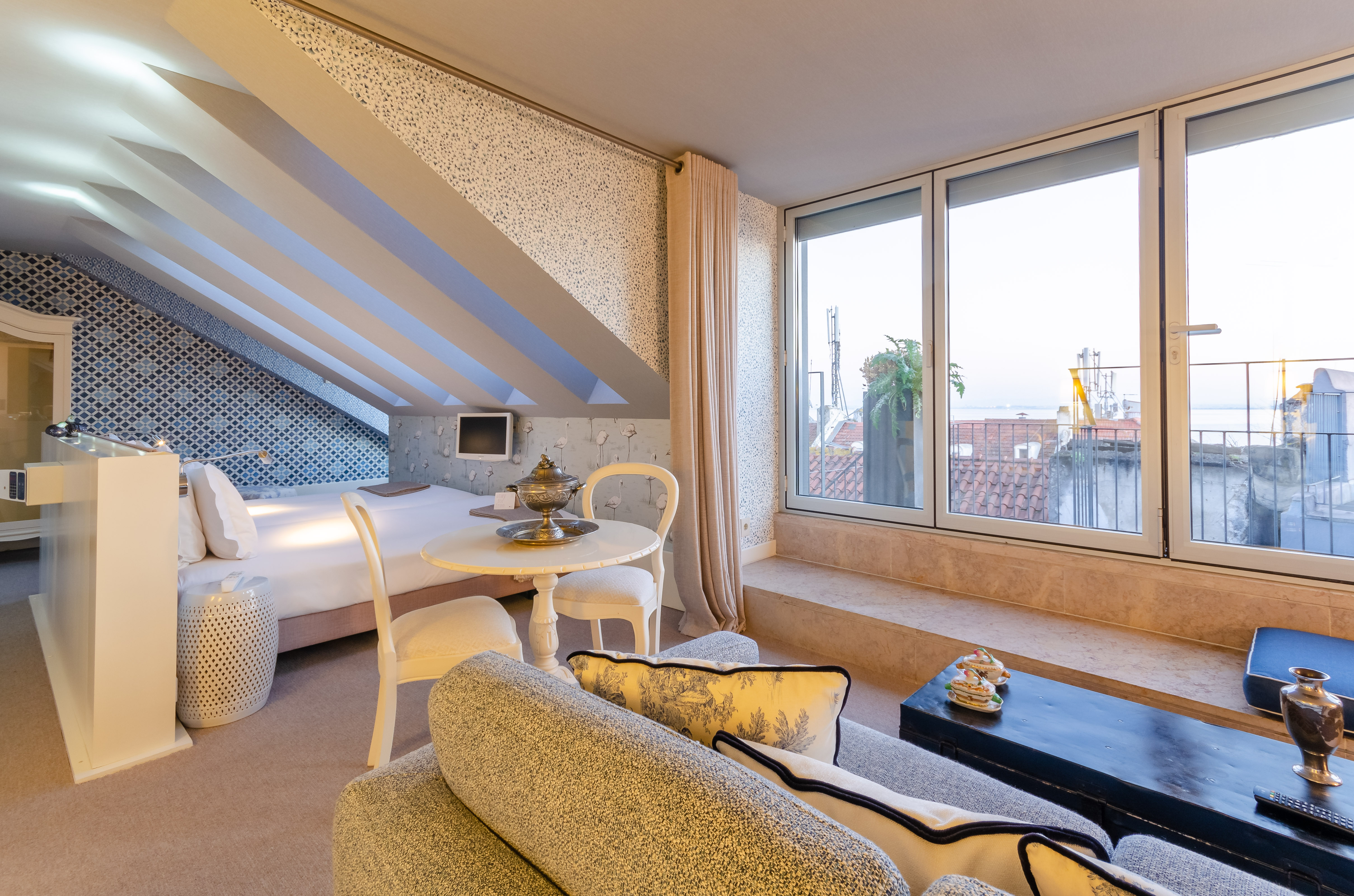suite 32