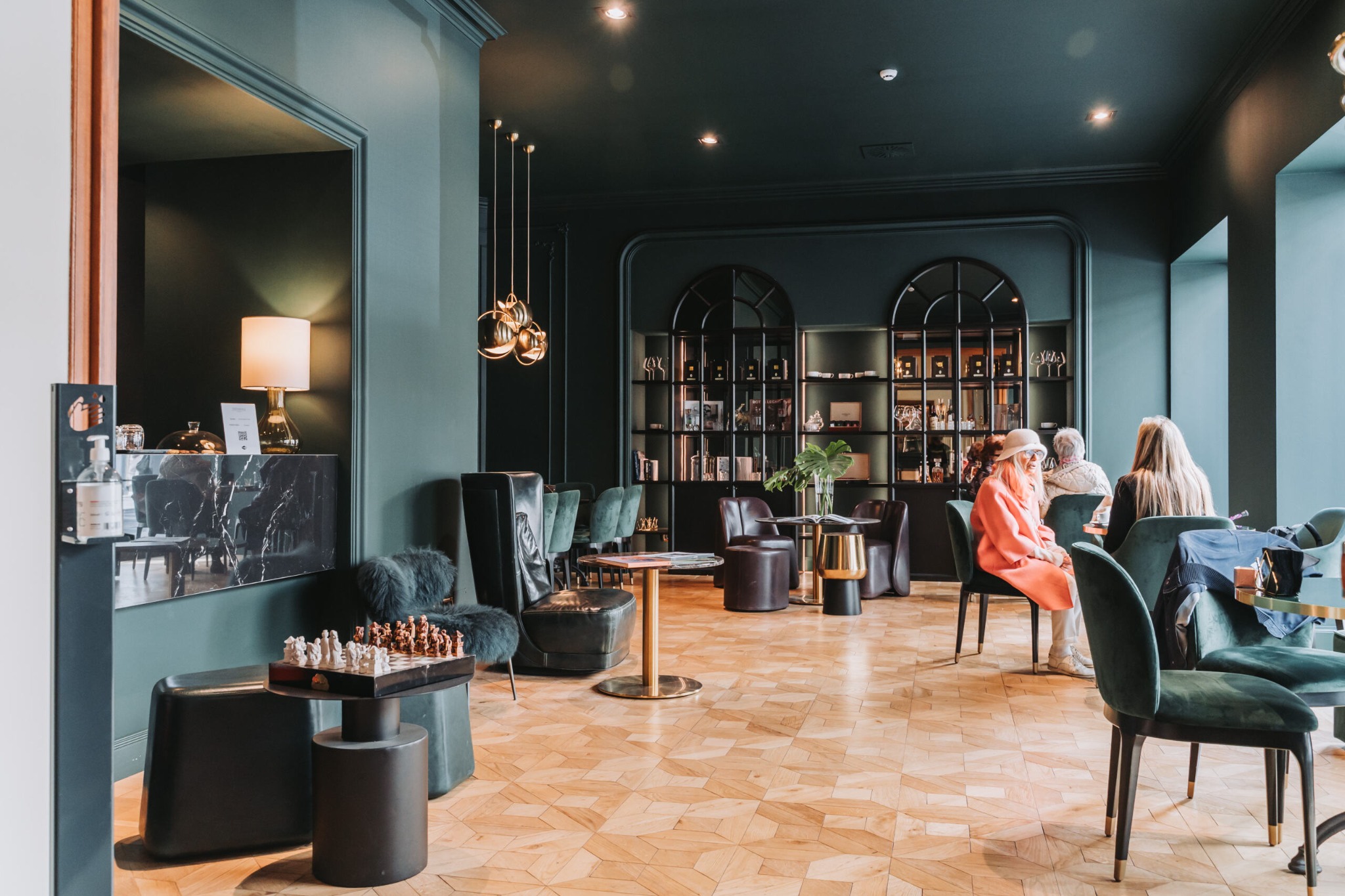 continental trieste modern lounge caractere