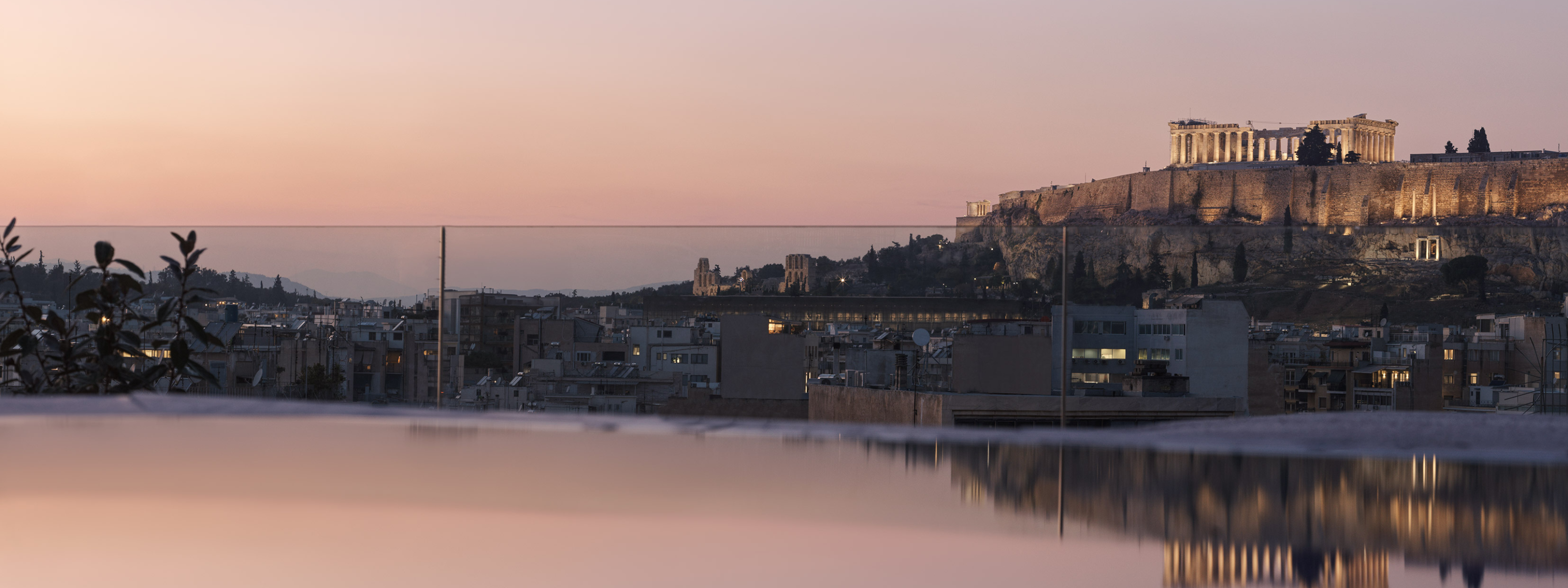 Monastik Living in Athina 