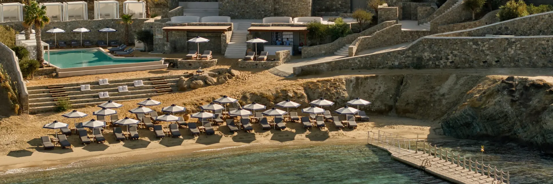 mykonos grand hotel ligging