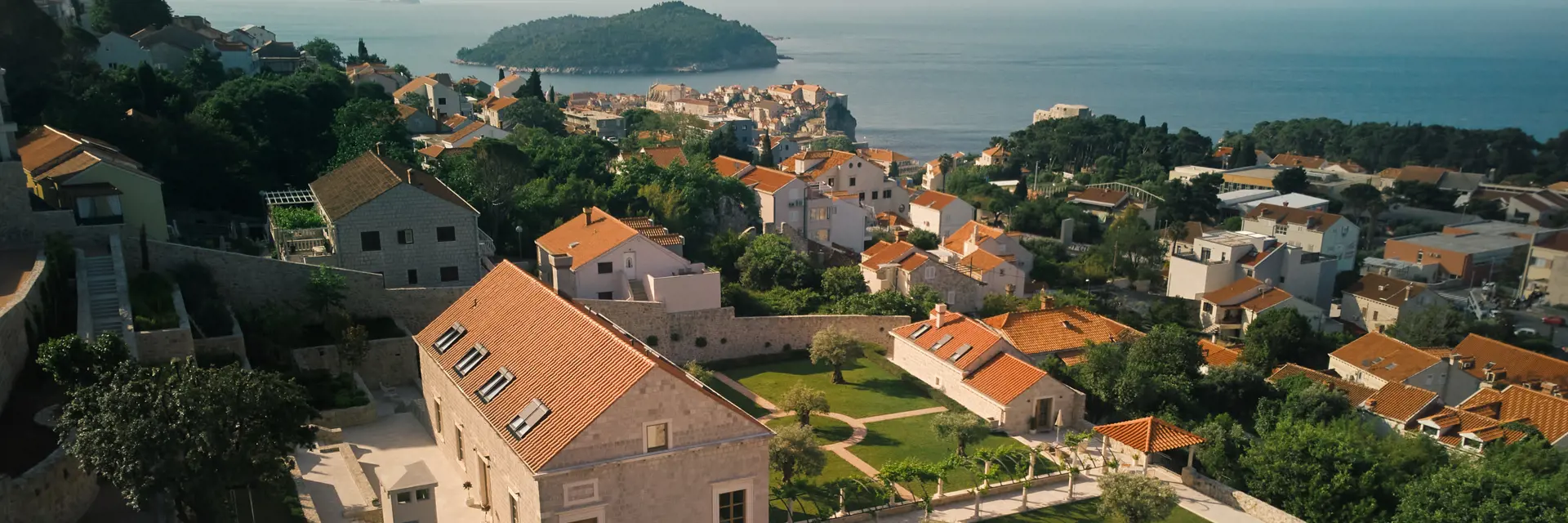 palace natali locatie