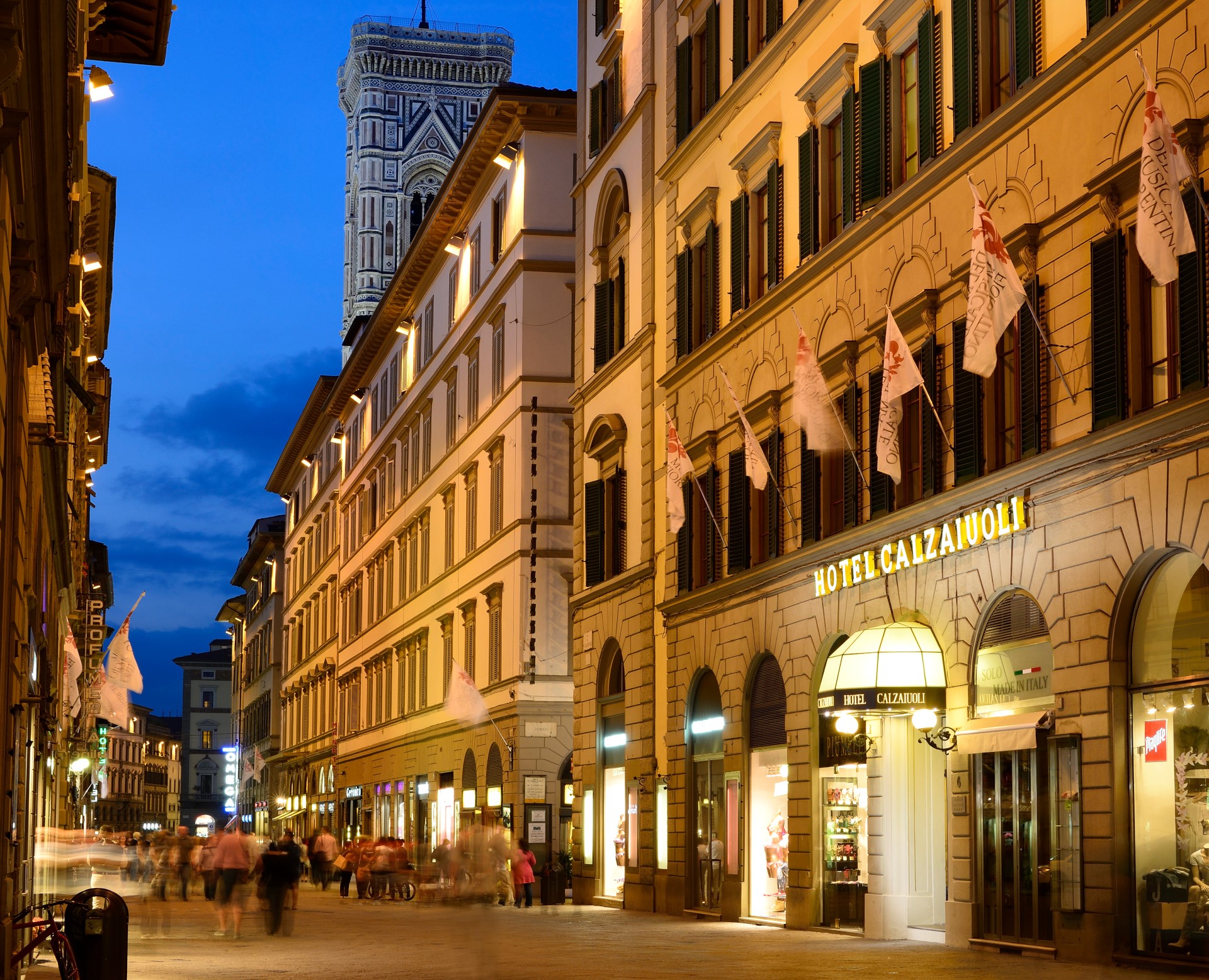 00 hotel calzaiuoli in the heart of florence