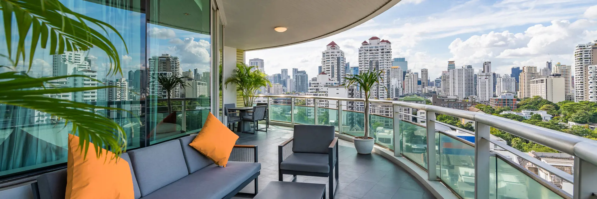 hotel muu terras met uitzicht