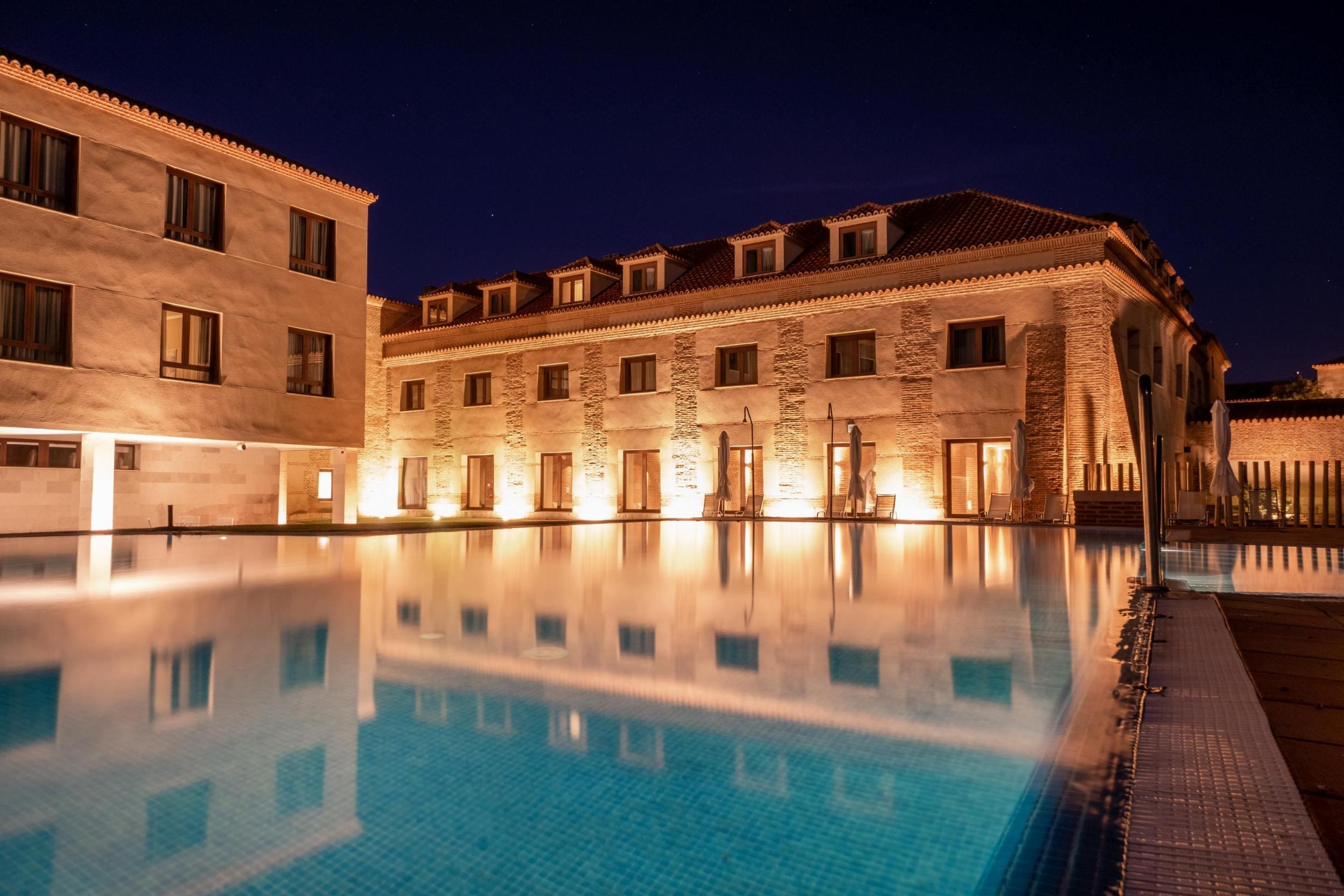 10 43 piscina termal