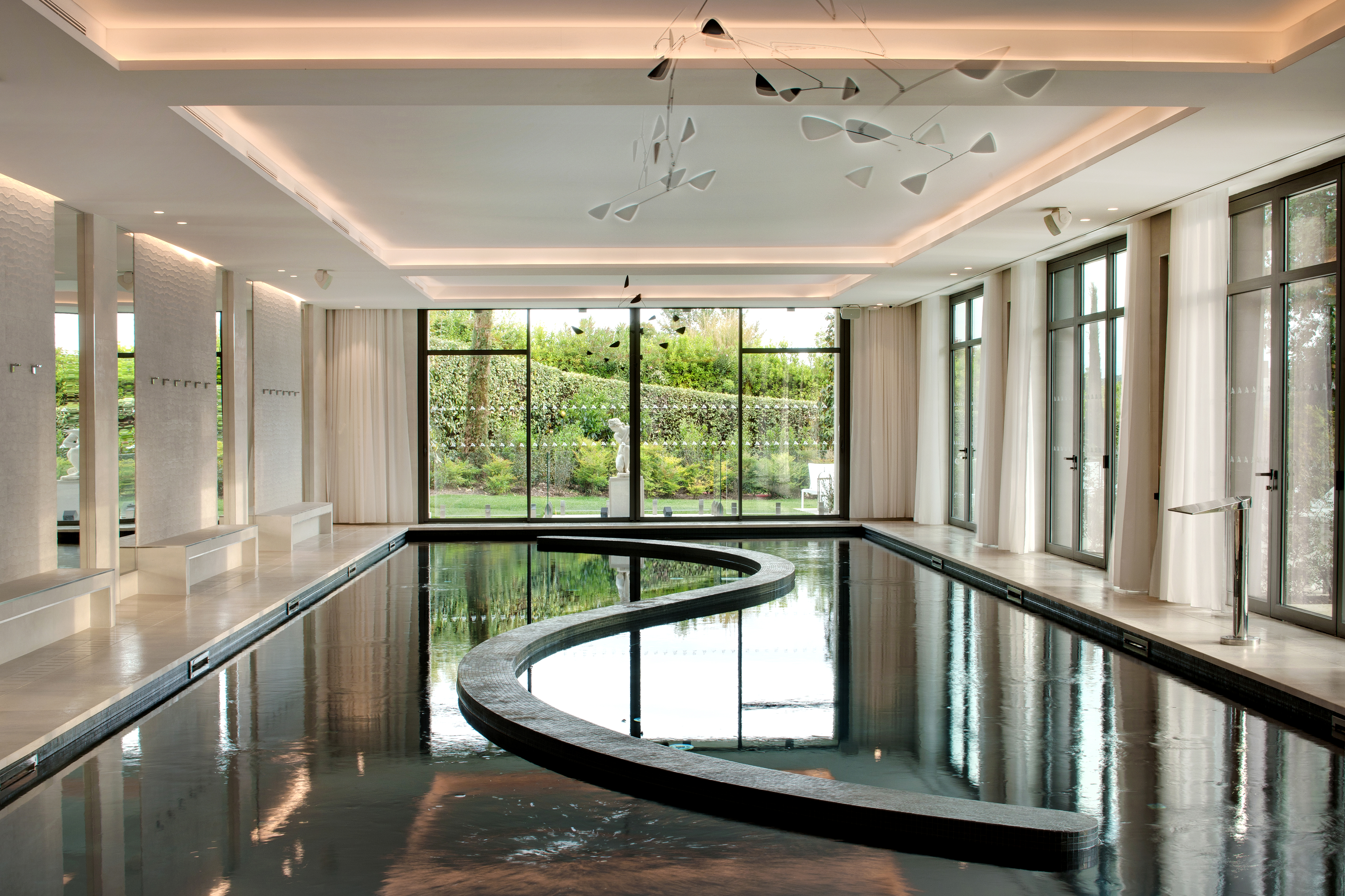 spa piscine vue sur exterieur