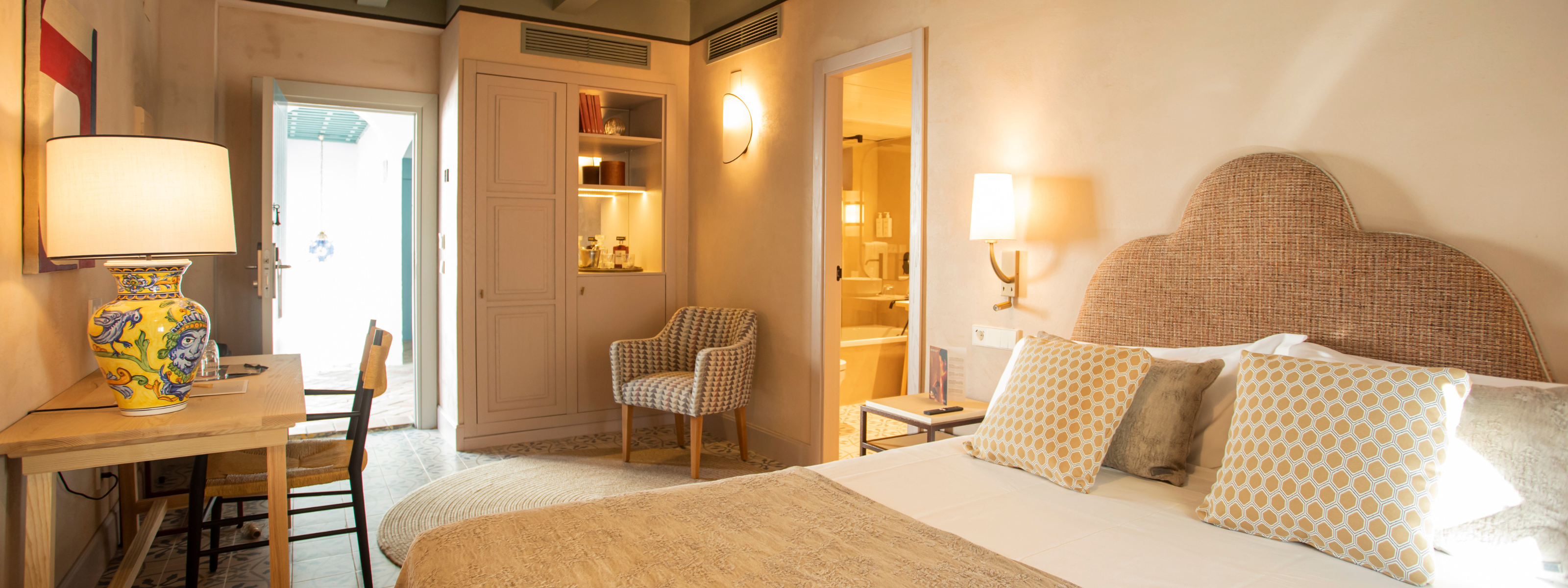 hospes las casas del rey de baeza sevilla room
