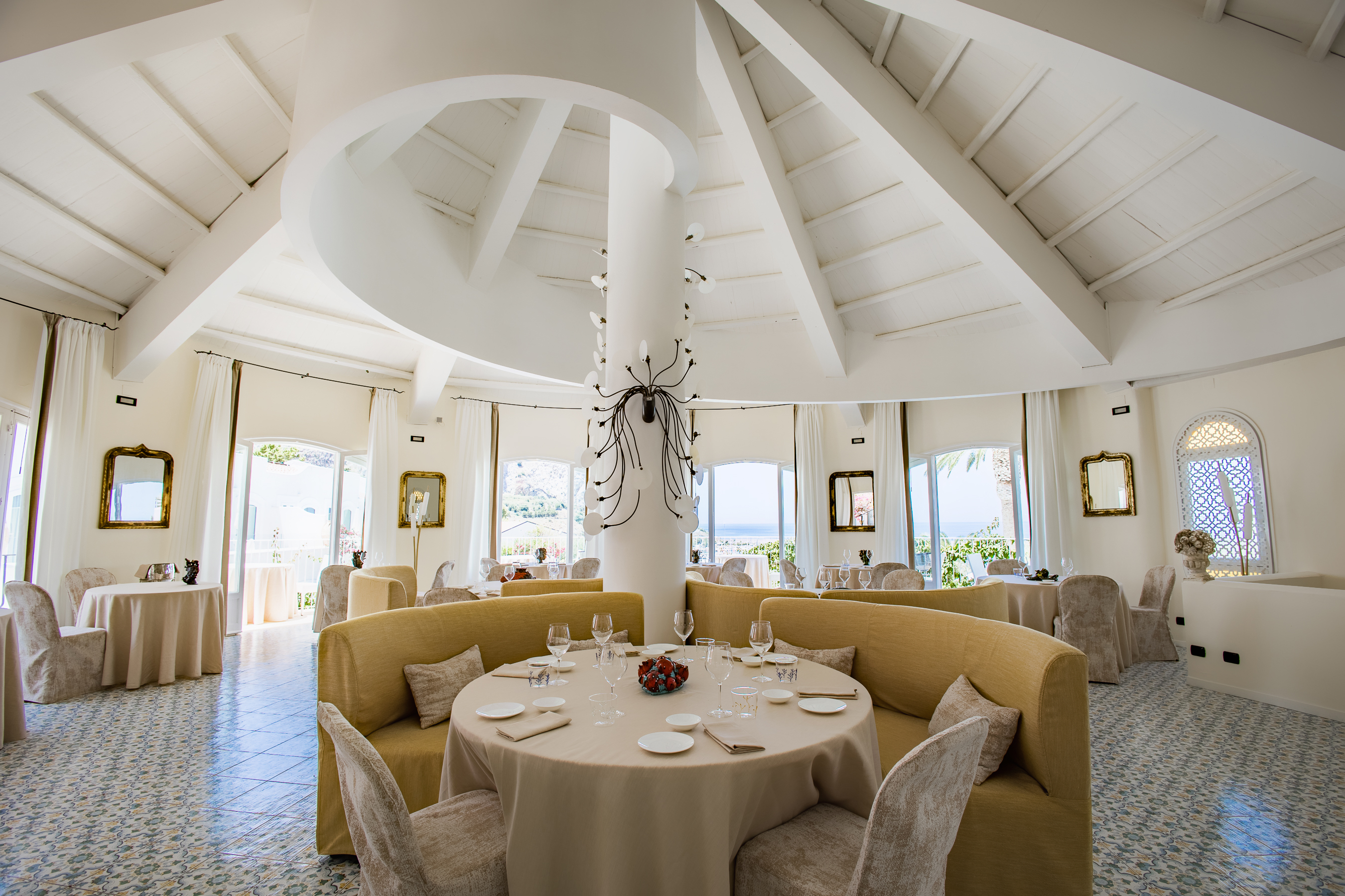 rizz i mari dining room 2