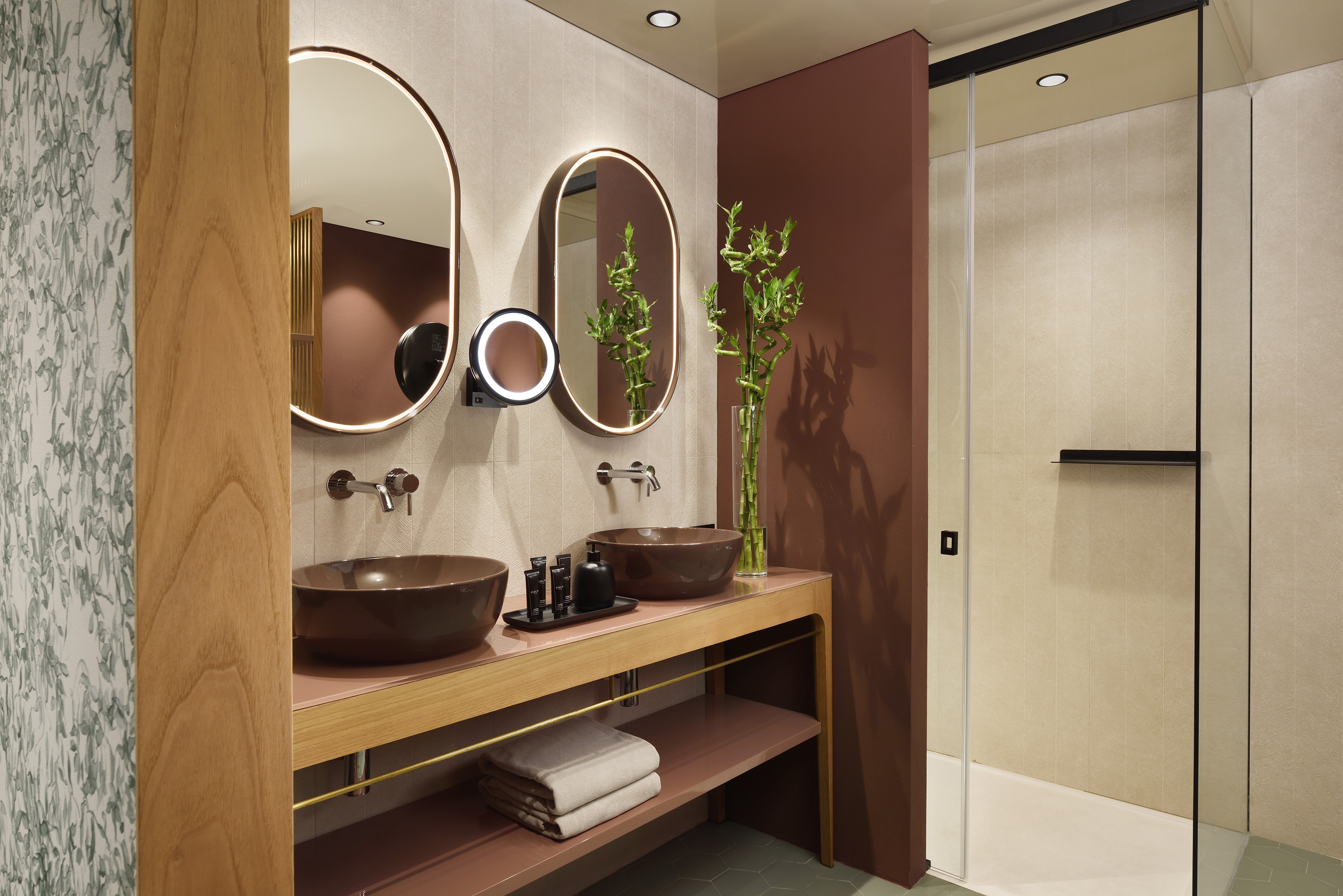 30 m 2025 camera 244