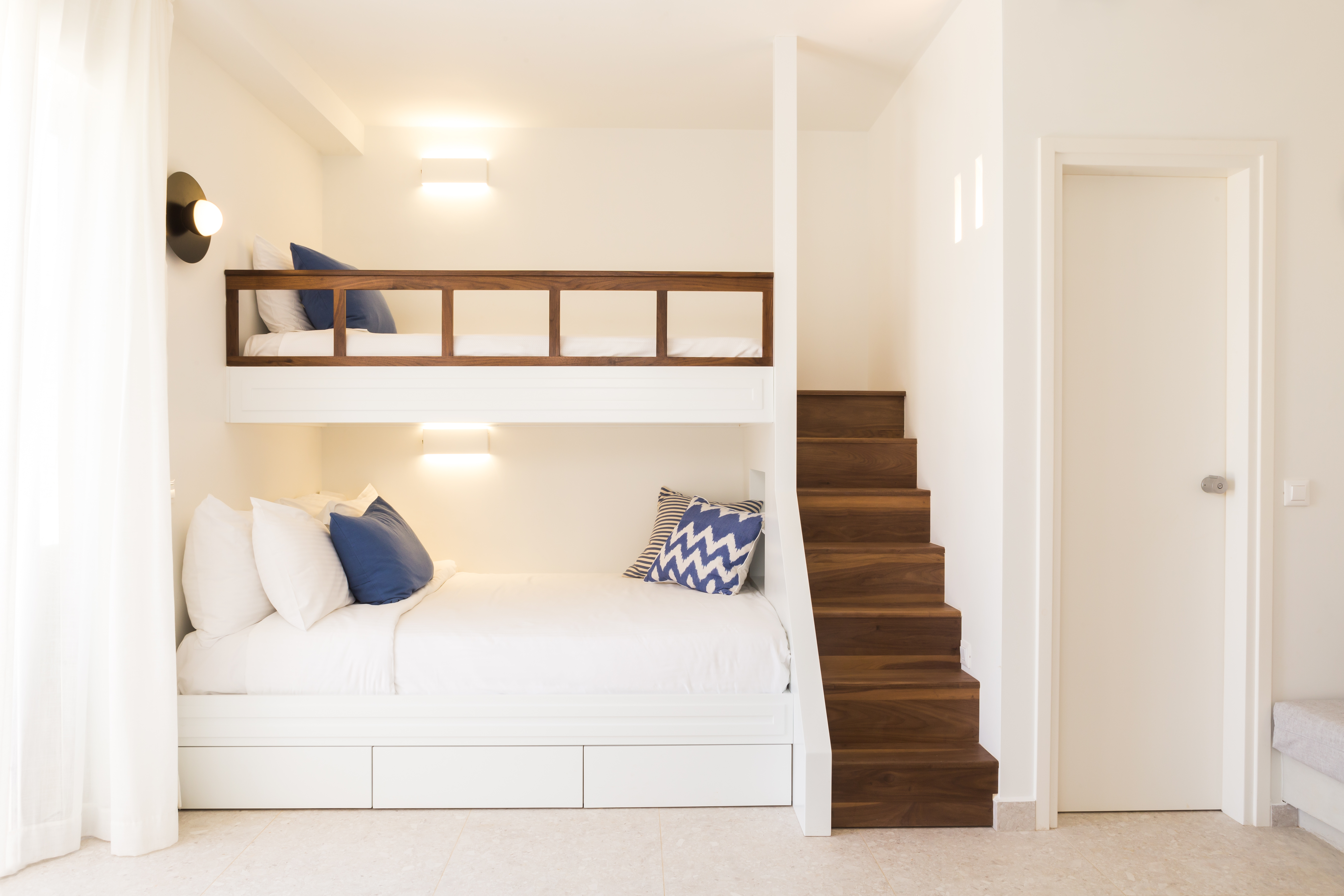 250 deluxe family bungalow