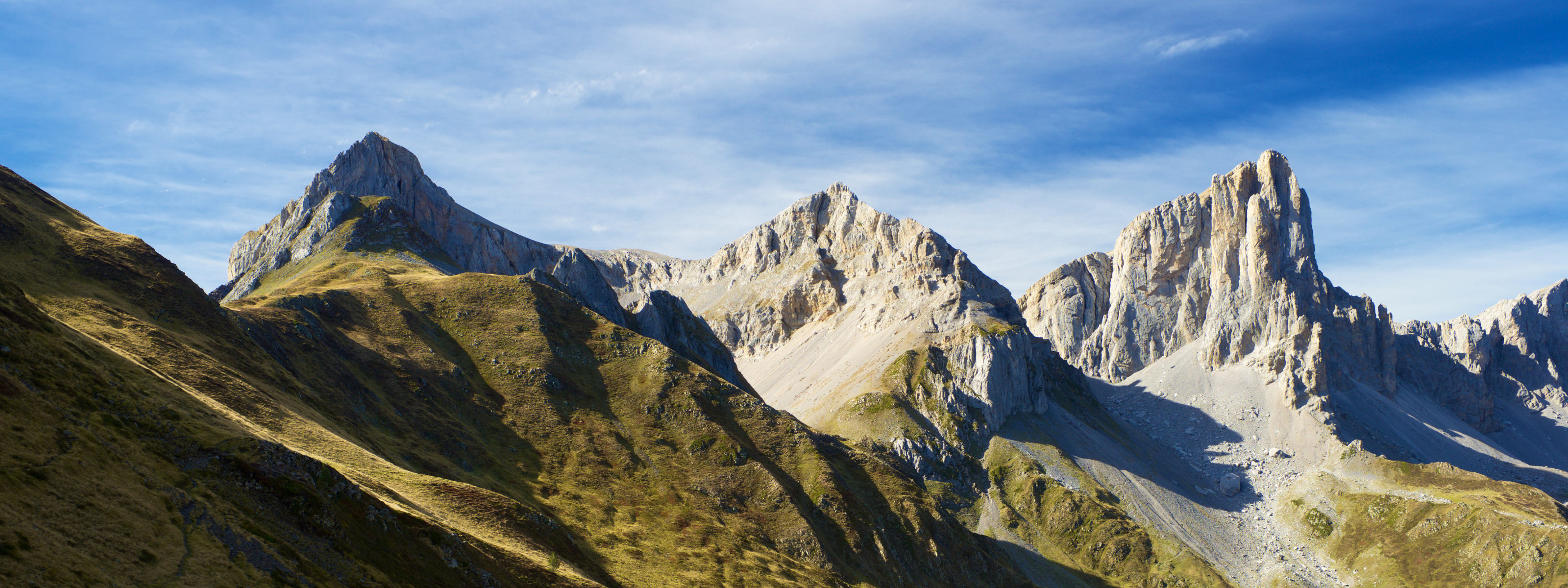 7 daagse actieve rondreis pyreneeen spanje canfranc estacion