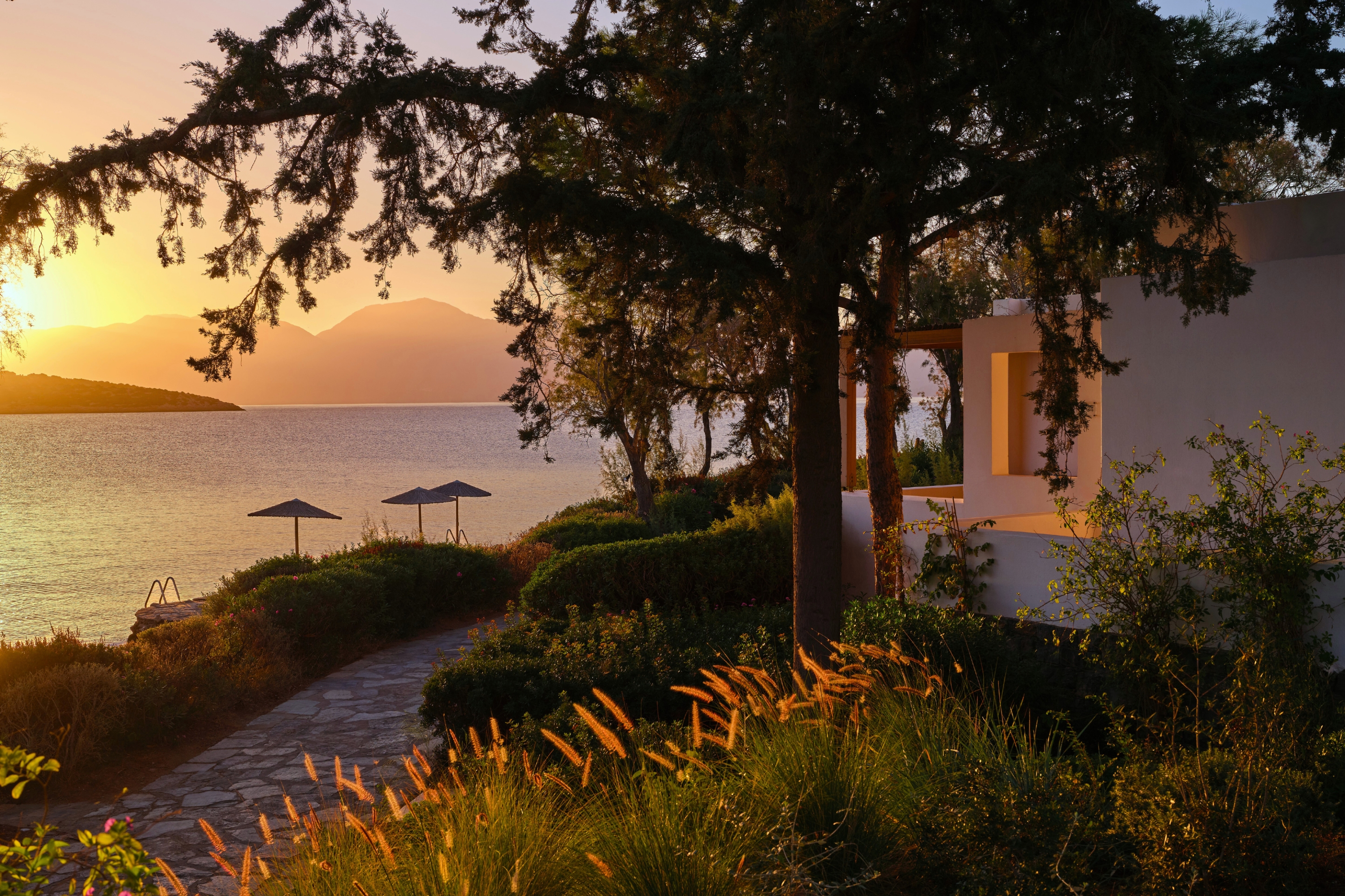 25 superior seafront bungalow sunrise