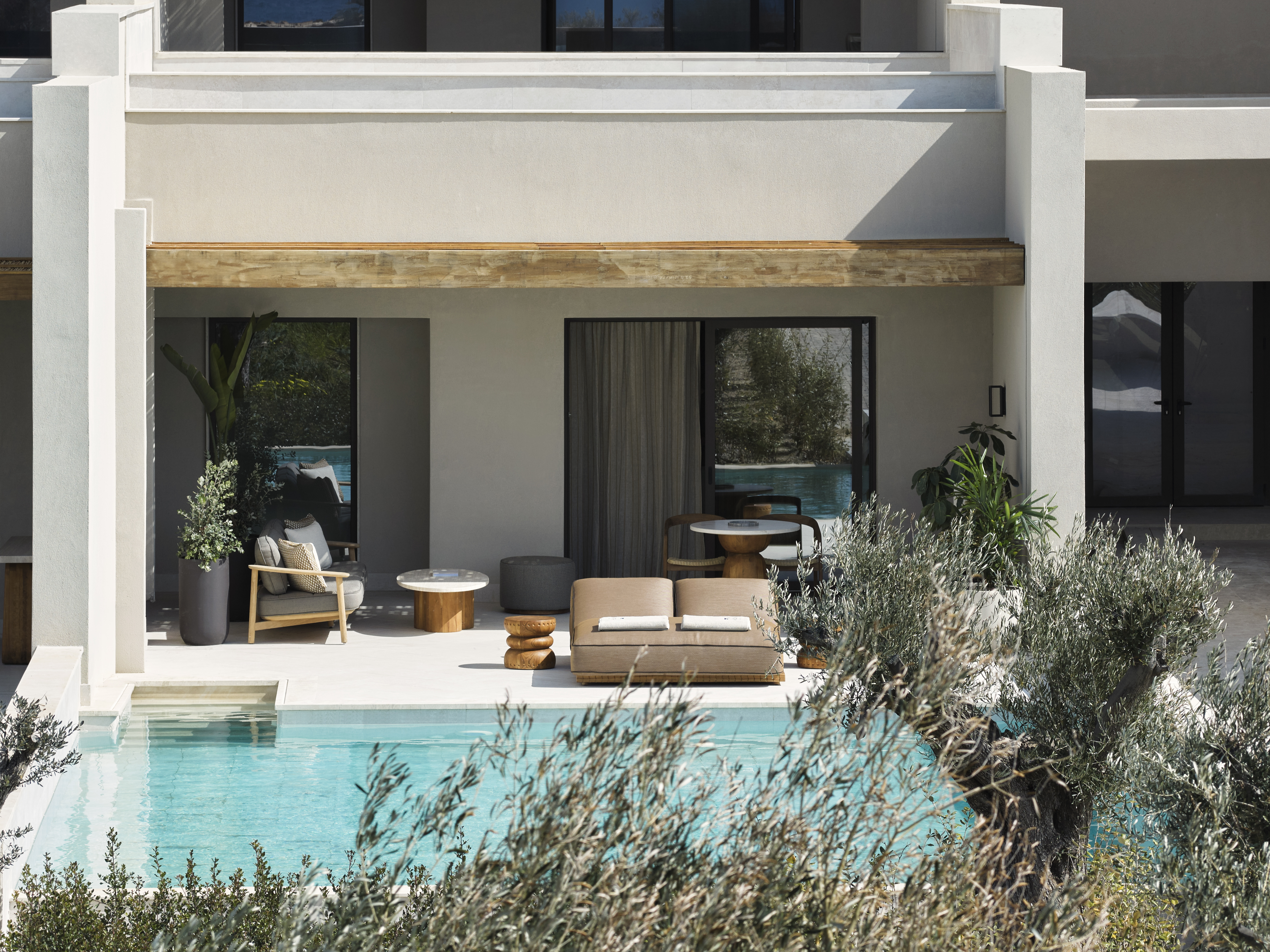 eos suites private pool iv 8