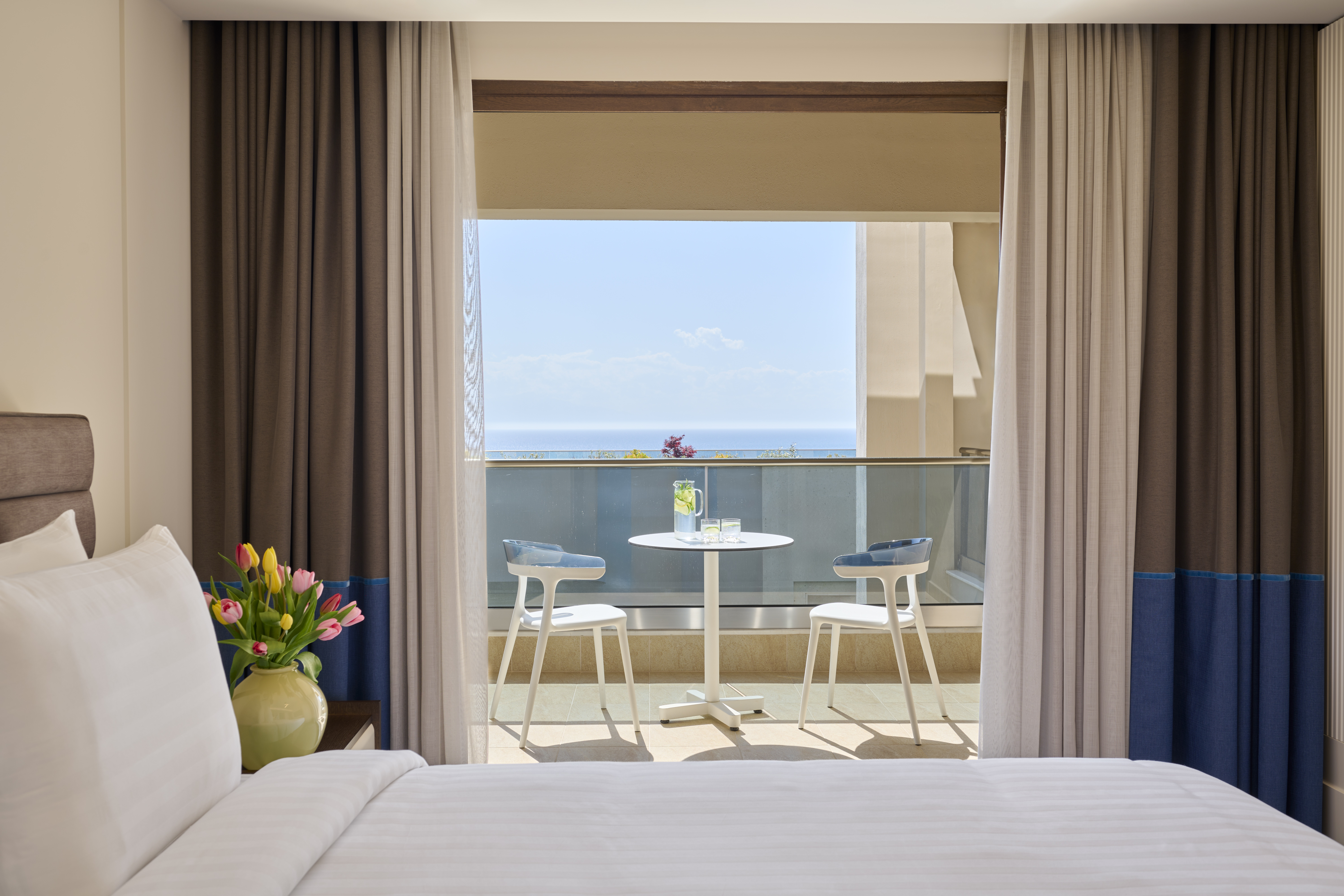 2 kassandra suite one bedroom king bed