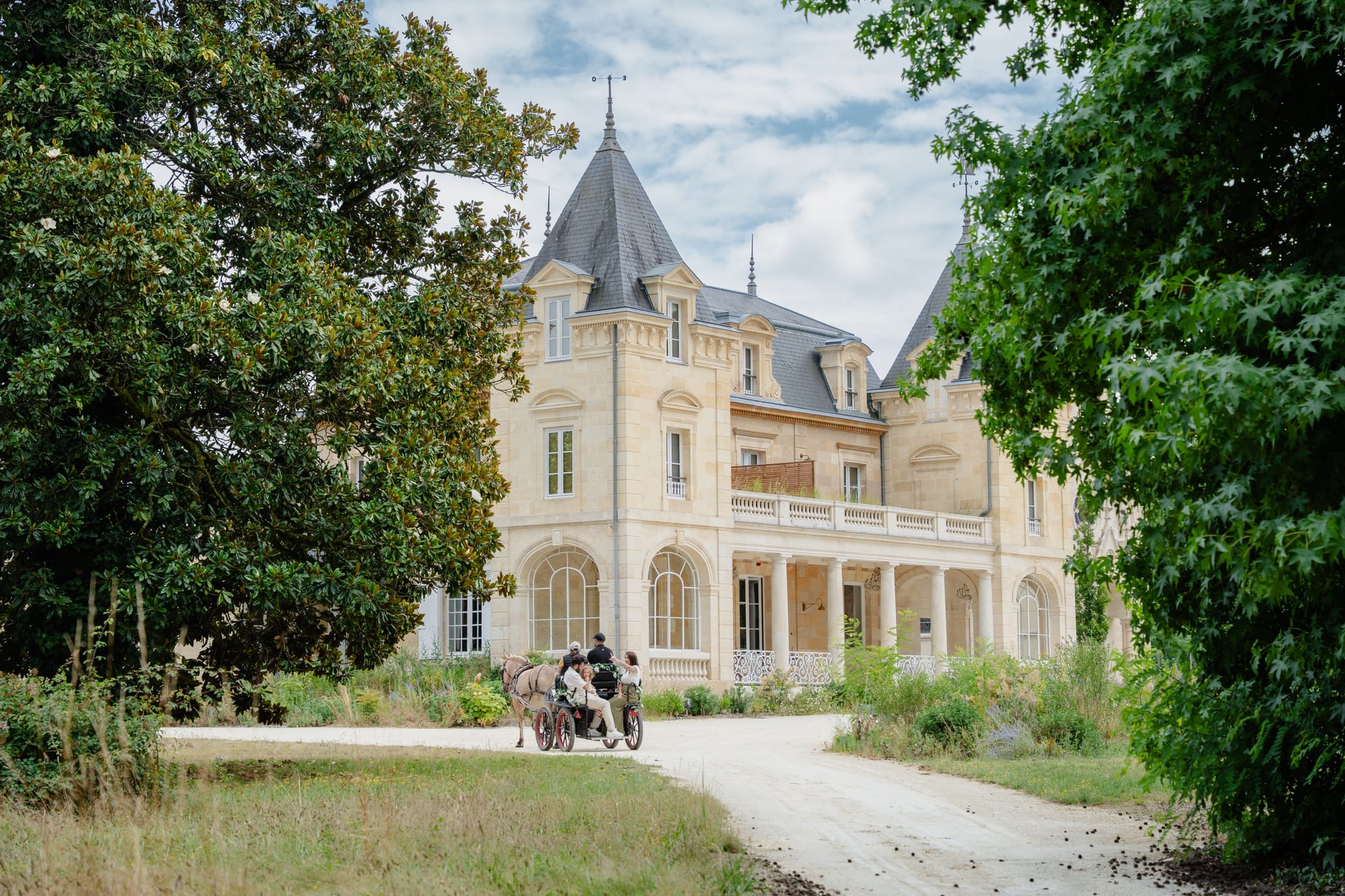 caleche allee paysage credit venezance