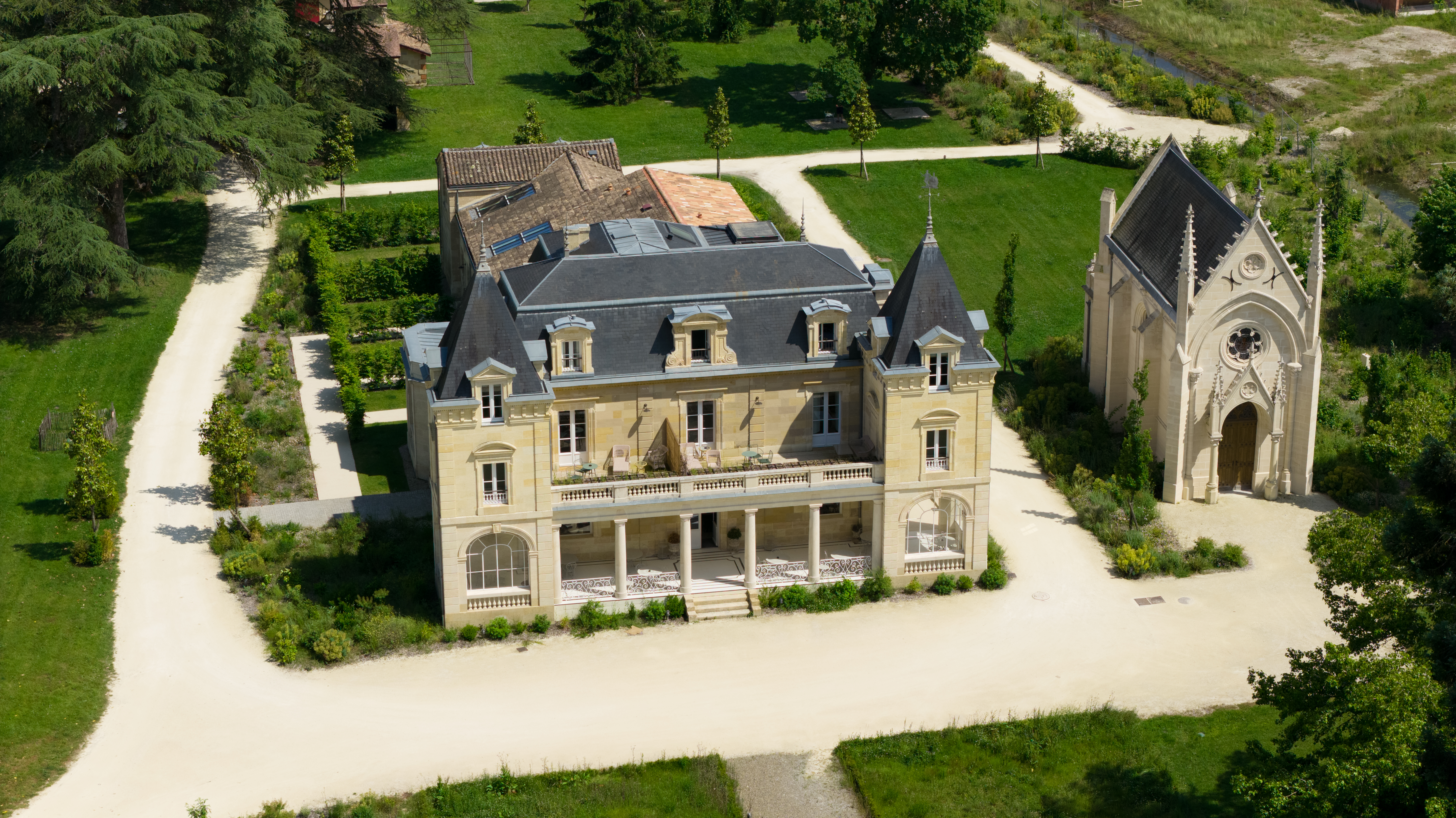 chateau leognan vue de haut credit venezance