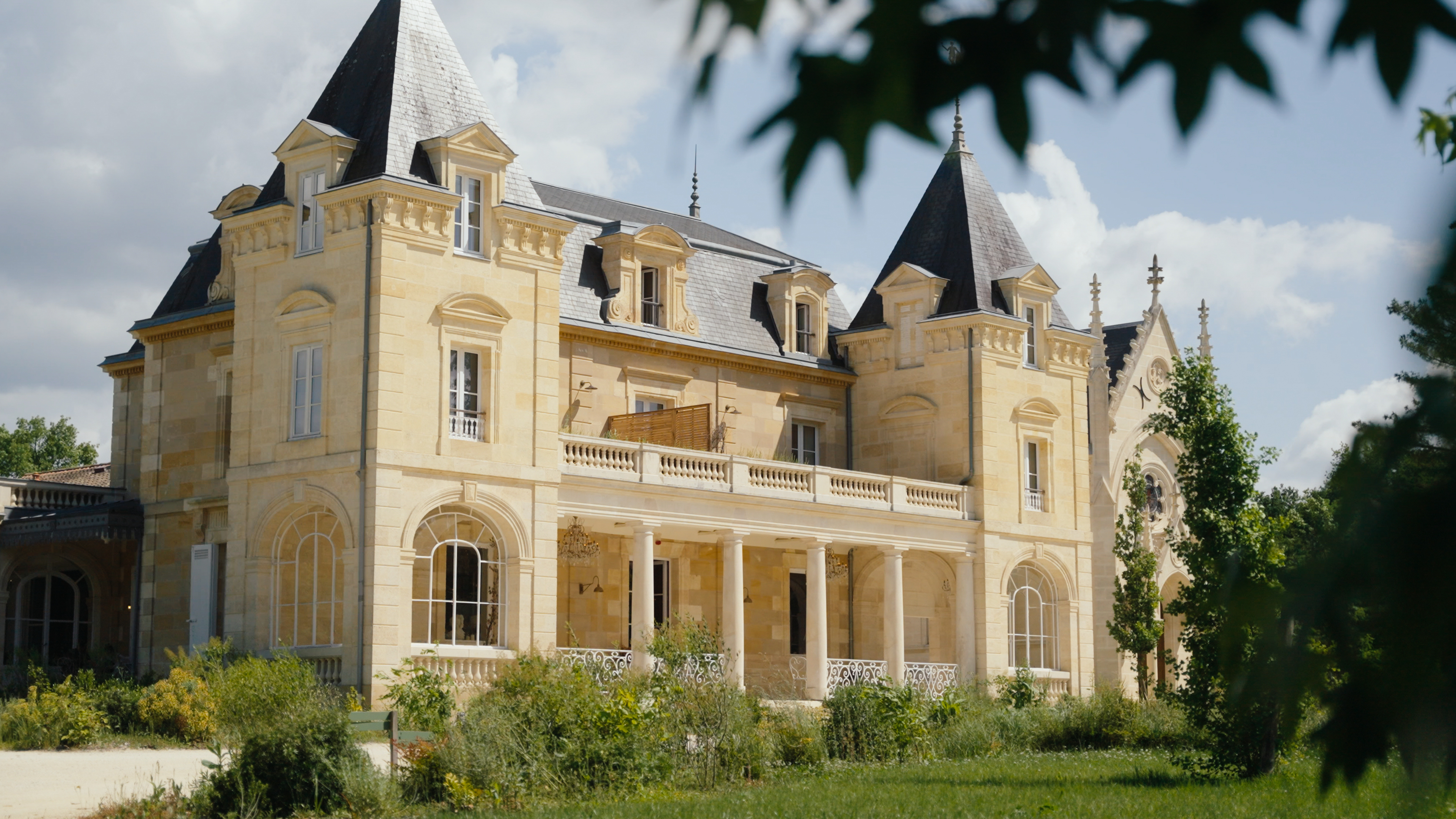 chateau leognan vue de gauche credit venezance