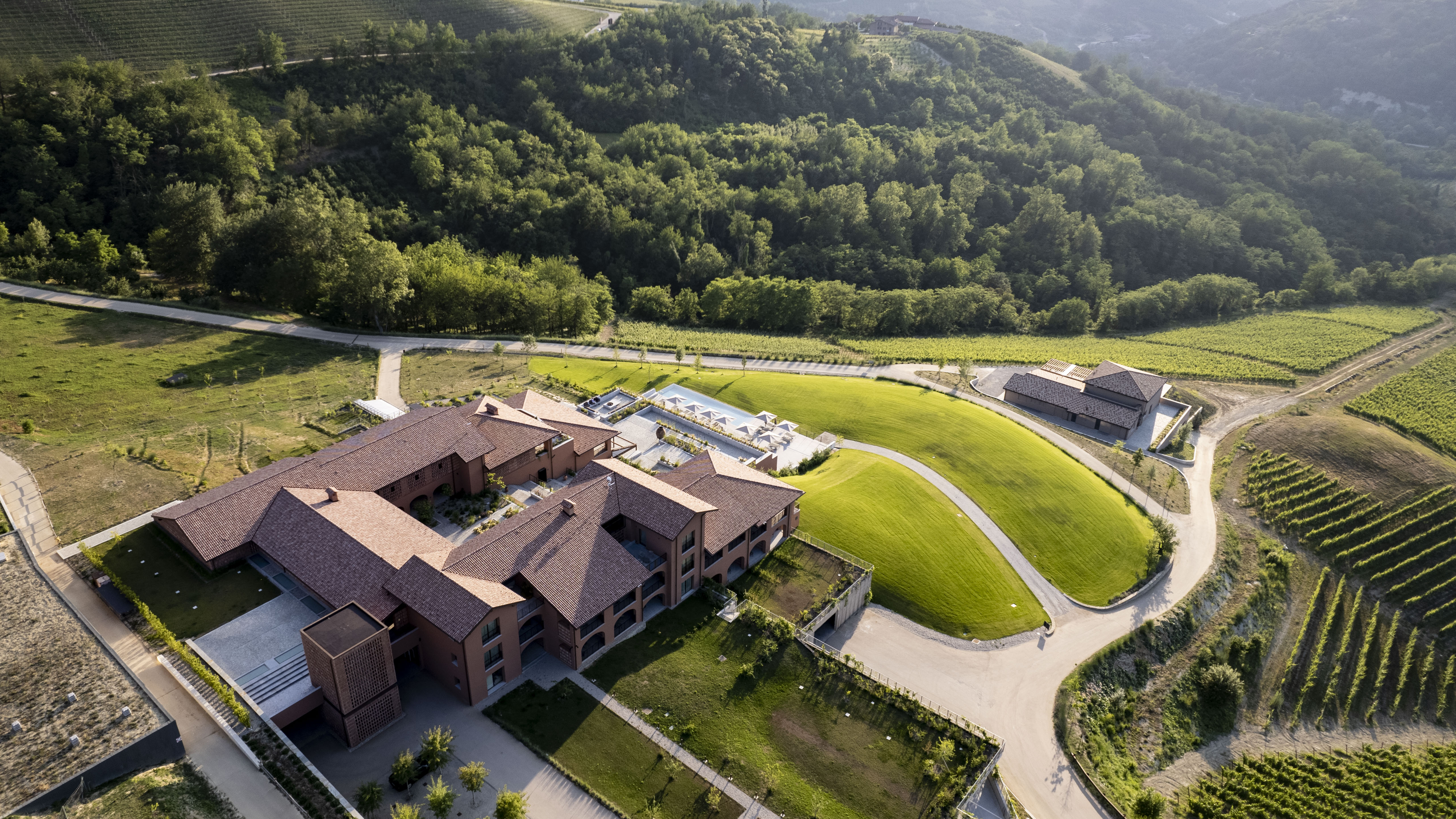 cdl exterior drone back