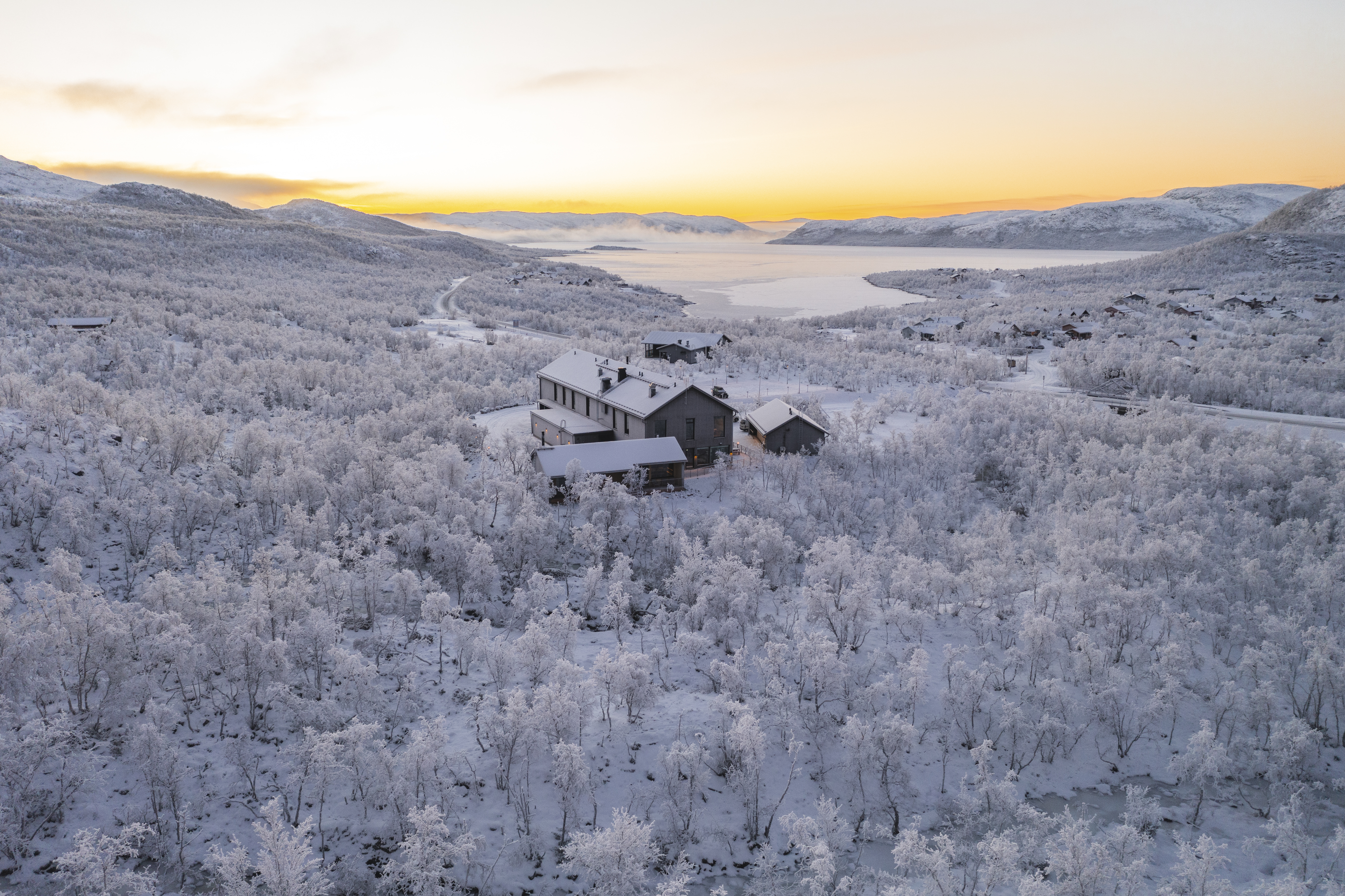 01 cahkal exterior winter 4