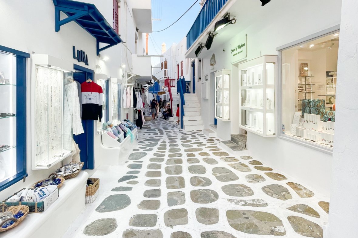 section geniet van de herfstzon in mykonos 2